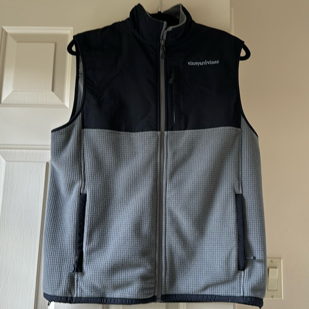 Men’s Vineyard Vines vest!